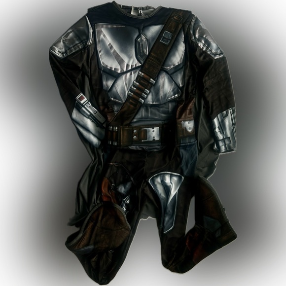 Disney Star Wars Mandalorian Boy’s Halloween Cosplay Costume.  Size 8-10T. - Picture 3 of 13